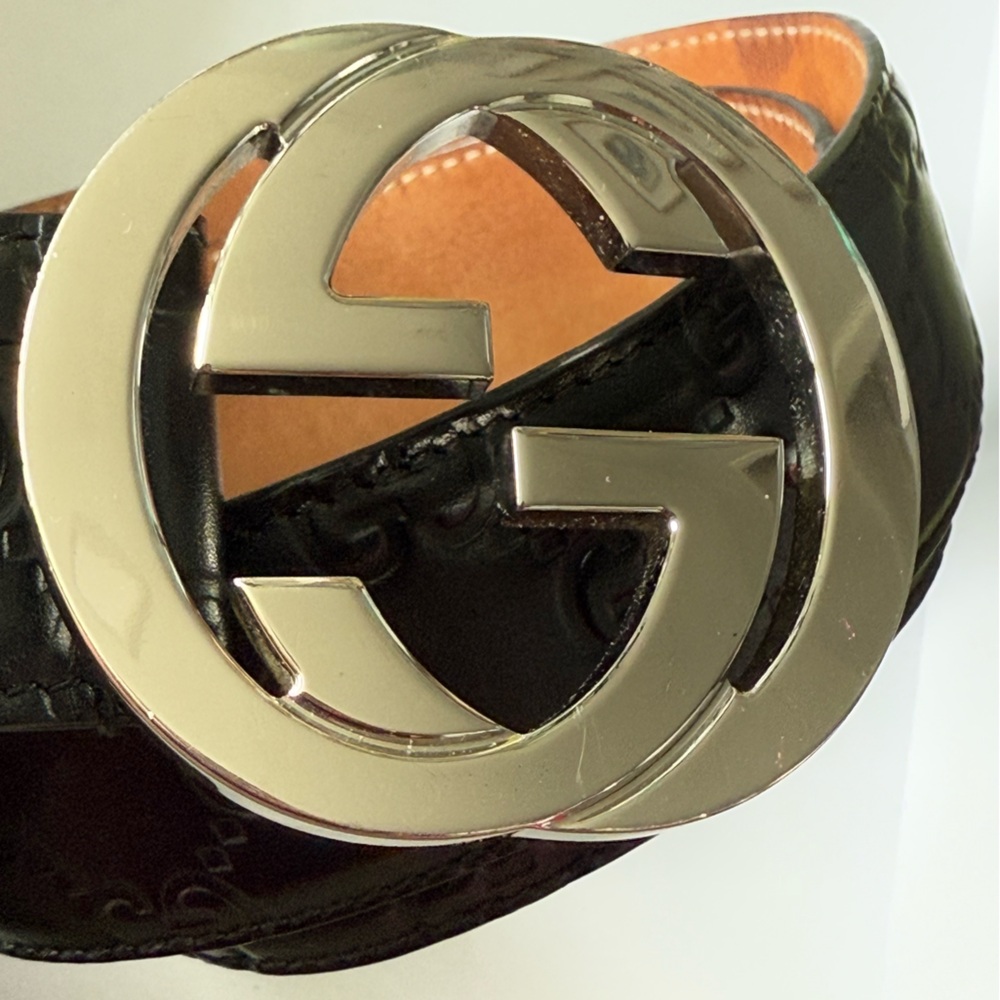 Gucci Black Embossed Leather Belt with Silver G Buckle. Unisex - Picture 2 of 7